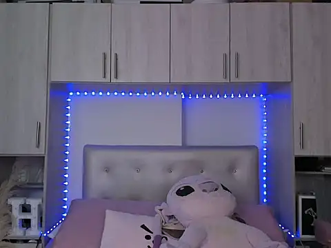 Honniewhitee  online show from July 16, 10:16 pm