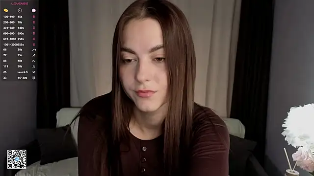 Snapshot of CarolannMirjah chatting on July 16, 4:18 am CarolannMirjah online show from July 16, 4:18 am