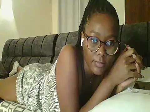 Snapshot of Sinful_shadow chatting on July 16, 1:33 am Sinful shadow online show from July 16, 1:33 am