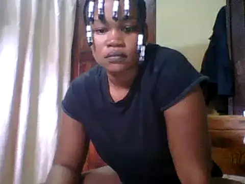 Snapshot of Beauty0001 chatting on July 19, 1:59 pm Beauty0001 online show from July 19, 1:59 pm