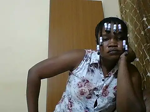 Snapshot of Beauty0001 chatting on July 20, 3:36 pm Beauty0001 online show from July 20, 3:36 pm