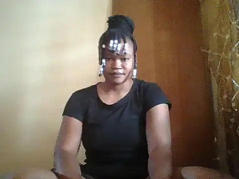 Snapshot of Beauty0001 chatting on August 1, 1:21 pm Beauty0001 online show from August 1, 1:21 pm