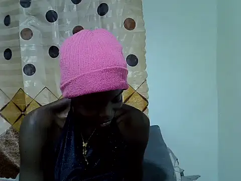 Snapshot of Pretty_min chatting on June 19, 7:17 pm Pretty min online show from June 19, 7:17 pm