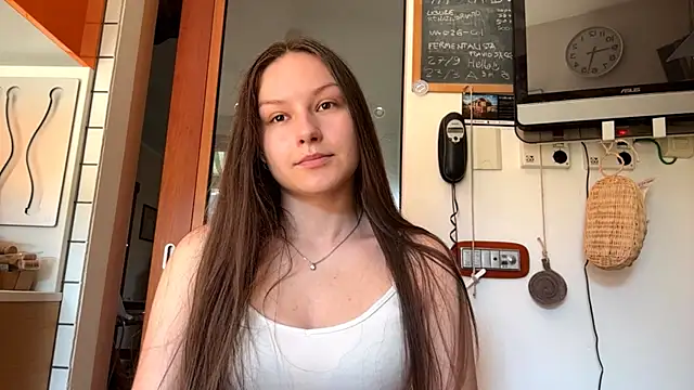 Snapshot of ShaylaChong chatting on July 9, 7:23 am ShaylaChong online show from July 9, 7:23 am