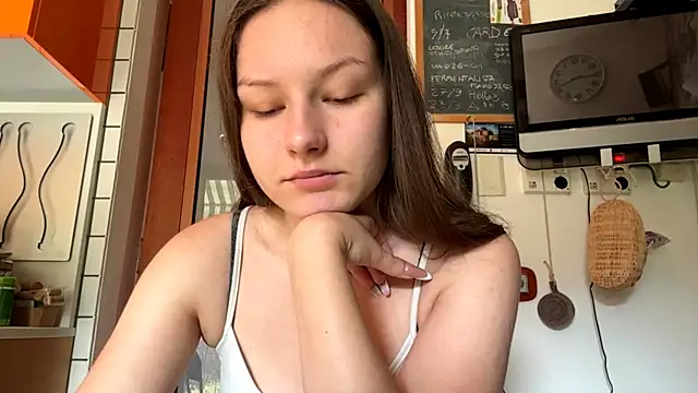 Snapshot of ShaylaChong chatting on July 14, 7:13 am ShaylaChong online show from July 14, 7:13 am