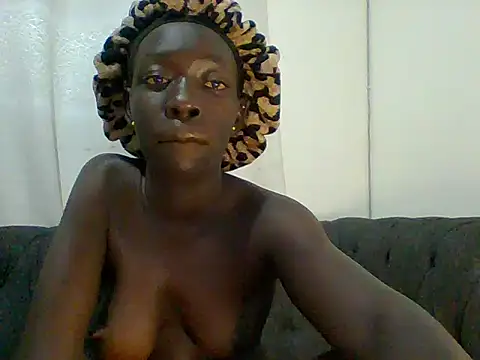Snapshot of SexyTash25 chatting on June 1, 1:18 am SexyTash25 online show from June 1, 1:18 am