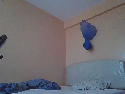 Snapshot of pinky-lips chatting on June 16, 6:05 am pinky-lips online show from June 16, 6:05 am