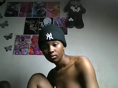 Snapshot of loversoncam chatting on July 17, 5:36 am loversoncam online show from July 17, 5:36 am