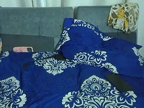 Snapshot of SleekCandy_petites chatting on July 8, 10:53 am SleekCandy petites online show from July 8, 10:53 am
