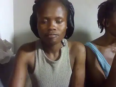 Snapshot of Candysleek_petite chatting on May 26, 6:20 am Candysleek petite online show from May 26, 6:20 am