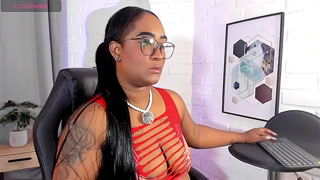 alison daniels  online show from November 6, 1:45 pm