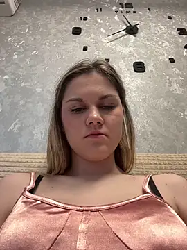 la lisa  online show from June 3, 6:49 am