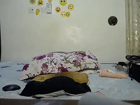 Snapshot of KlaraCandy chatting on July 18, 5:11 am KlaraCandy online show from July 18, 5:11 am