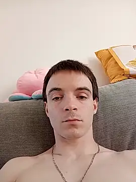 thomsnapchaud online show from July 12, 7:43 am