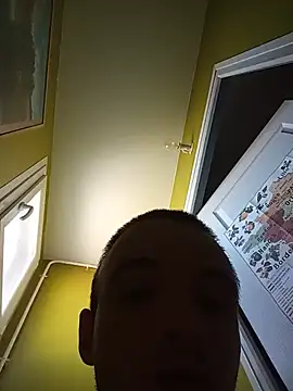 thomsnapchaud online show from July 28, 10:21 am