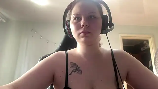 Snapshot of Redhair_girl chatting on May 27, 2:03 pm Redhair girl online show from May 27, 2:03 pm