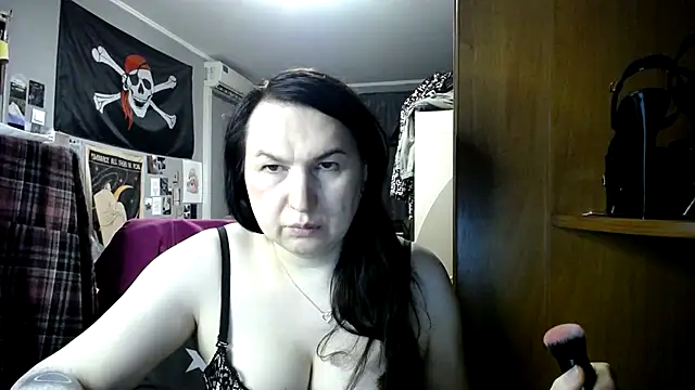 Snapshot of EvaBeautyXxX chatting on May 22, 8:03 pm EvaBeautyXxX online show from May 22, 8:03 pm