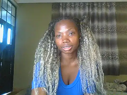 Snapshot of Mariana_150 chatting on July 4, 7:47 am Mariana 150 online show from July 4, 7:47 am