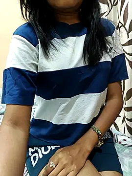 Snapshot of Shanaya_001 chatting on May 30, 6:21 am Shanaya 001 online show from May 30, 6:21 am
