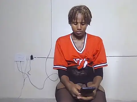 Snapshot of softskinbaddie chatting on May 29, 1:58 am softskinbaddie online show from May 29, 1:58 am