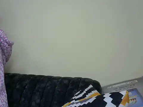 Snapshot of Daddys-girl chatting on June 12, 3:22 pm Daddys-girl online show from June 12, 3:22 pm