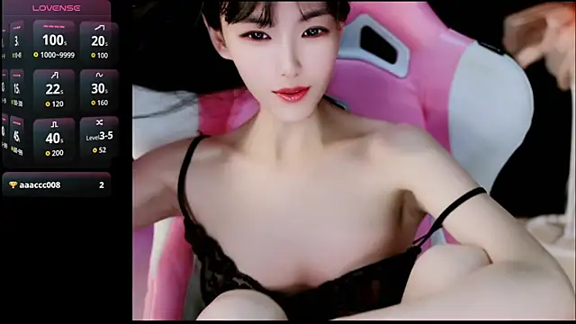 Snapshot of Ahrii_yan chatting on May 22, 7:37 am Ahrii yan online show from May 22, 7:37 am