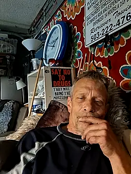 Snapshot of truckdawg2023 chatting on July 15, 4:45 pm truckdawg2023 online show from July 15, 4:45 pm