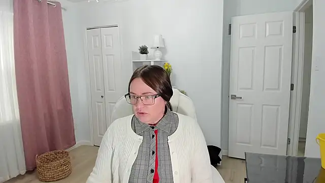 Snapshot of Vika73 chatting on February 18, 3:10 pm Vika73 online show from February 18, 3:10 pm