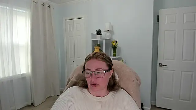 Snapshot of Vika73 chatting on March 17, 3:50 pm Vika73 online show from March 17, 3:50 pm