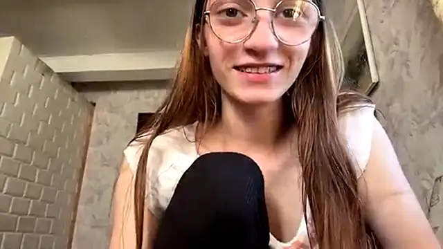 Snapshot of SparkleJebb chatting on July 16, 4:02 pm SparkleJebb online show from July 16, 4:02 pm