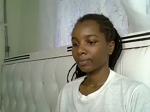 Snapshot of Sexy_vylsa chatting on July 8, 10:53 am Sexy vylsa online show from July 8, 10:53 am