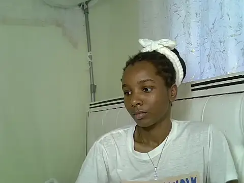 Snapshot of Sexy_vylsa chatting on July 14, 11:38 am Sexy vylsa online show from July 14, 11:38 am