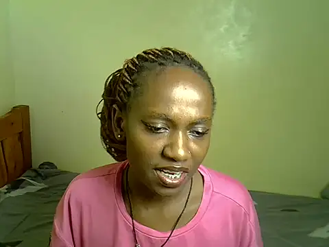 Snapshot of Pearl_petite chatting on July 5, 6:59 pm Pearl petite online show from July 5, 6:59 pm