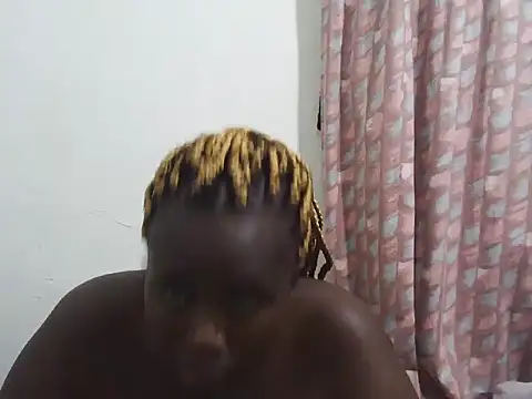 Snapshot of yummyqueen254 chatting on July 14, 7:30 pm yummyqueen254 online show from July 14, 7:30 pm