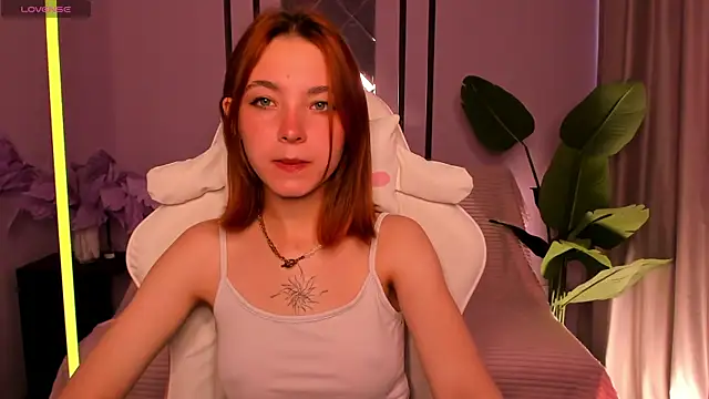 New Web Girl online show from June 6, 4:06 am
