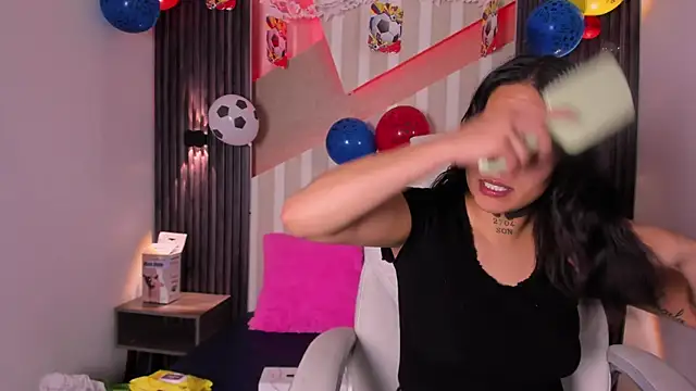 MadisonYoung000 online show from July 6, 1:08 pm