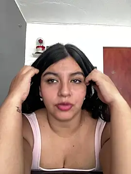 Snapshot of Sofiaa_Bloom chatting on May 30, 4:15 pm Sofiaa Bloom online show from May 30, 4:15 pm