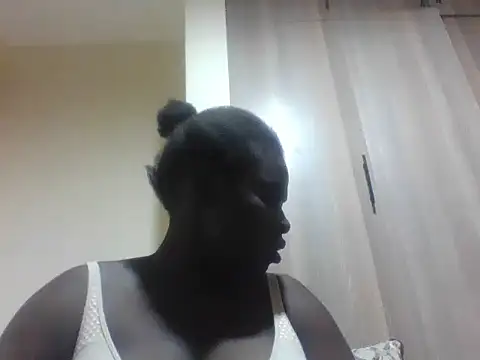 Snapshot of melaningirl chatting on June 23, 9:35 pm melaningirl online show from June 23, 9:35 pm