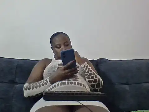 remmy luna2 online show from May 31, 6:42 pm