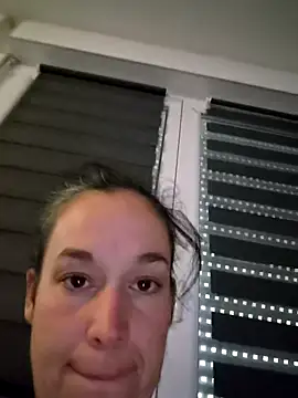 Snapshot of adelinegirly chatting on June 16, 4:59 am adelinegirly online show from June 16, 4:59 am