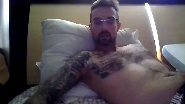 Snapshot of MrDGrey chatting on June 28, 2:17 am MrDGrey online show from June 28, 2:17 am