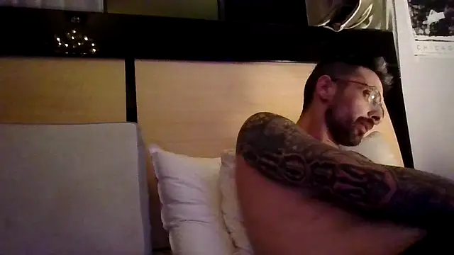 Snapshot of MrDGrey chatting on June 29, 7:14 am MrDGrey online show from June 29, 7:14 am