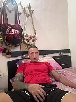Snapshot of mathiew_1 chatting on May 19, 7:42 pm mathiew 1 online show from May 19, 7:42 pm
