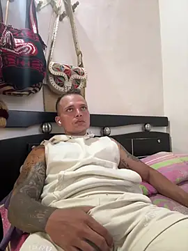 Snapshot of mathiew_1 chatting on May 23, 4:22 pm mathiew 1 online show from May 23, 4:22 pm