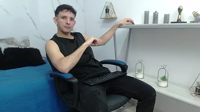 Snapshot of keen_black_ chatting on May 28, 2:53 am keen black online show from May 28, 2:53 am