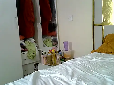 Snapshot of melody_vivv chatting on July 15, 9:09 pm melody vivv online show from July 15, 9:09 pm