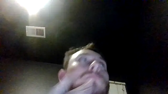 Snapshot of Tallhungcloudyyy chatting on June 3, 11:35 am Tallhungcloudyyy online show from June 3, 11:35 am