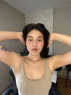 Snapshot of MeganColt chatting on July 20, 9:39 pm MeganColt online show from July 20, 9:39 pm
