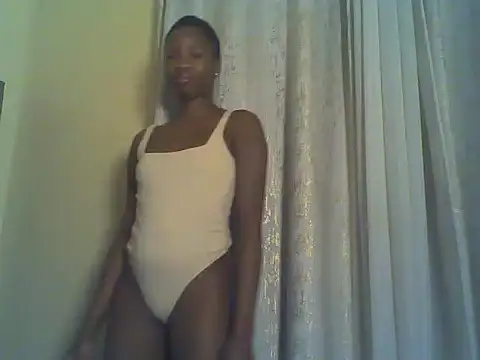 Snapshot of Cuteebony16 chatting on May 28, 6:16 pm Cuteebony16 online show from May 28, 6:16 pm