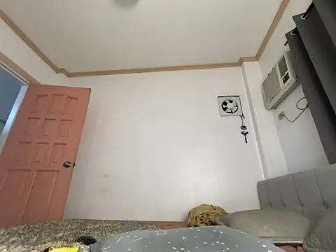 Snapshot of sundaeforger chatting on February 18, 5:03 am sundaeforger online show from February 18, 5:03 am